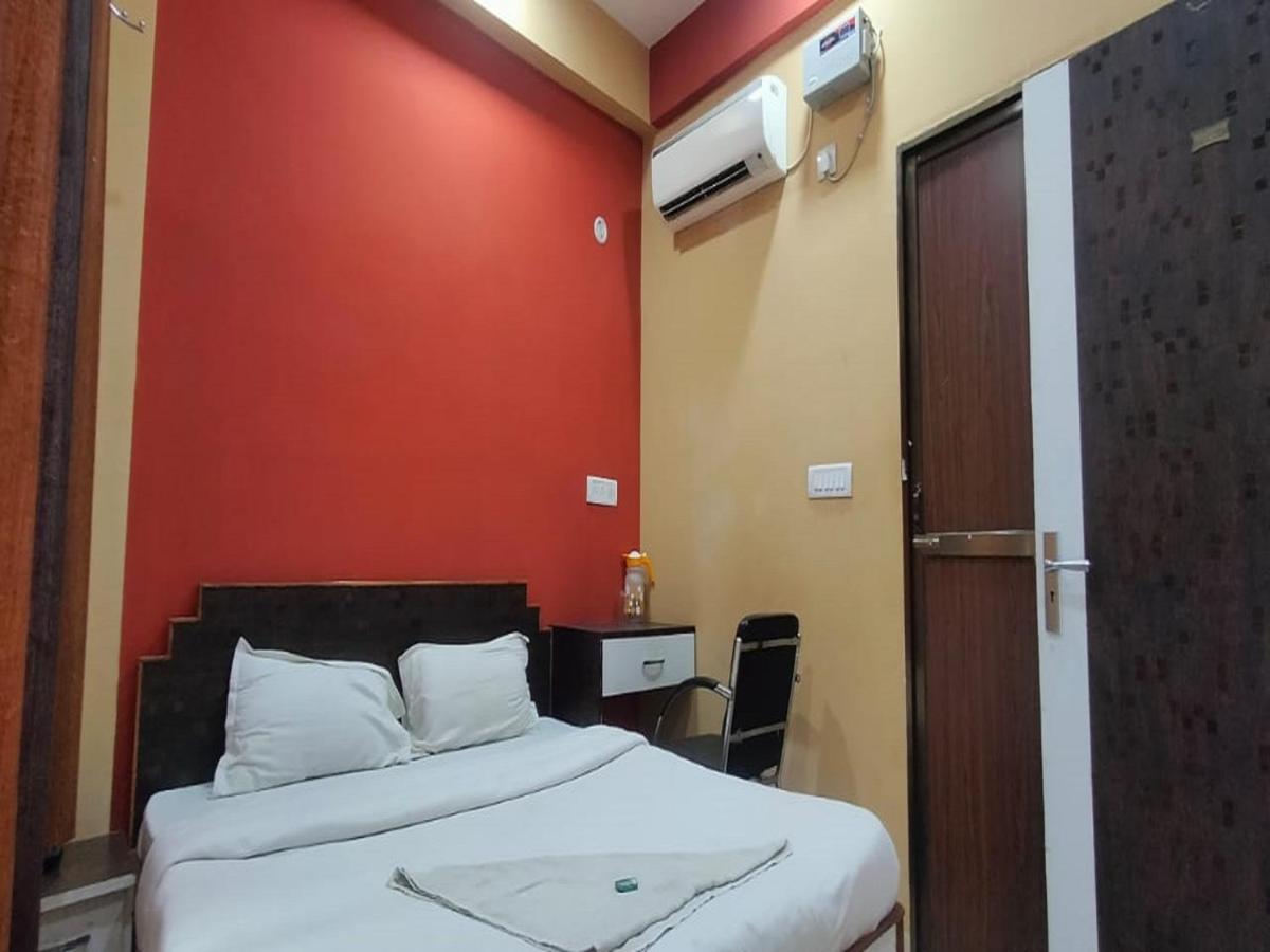 Hotel Kashi Varanasi Exteriör bild