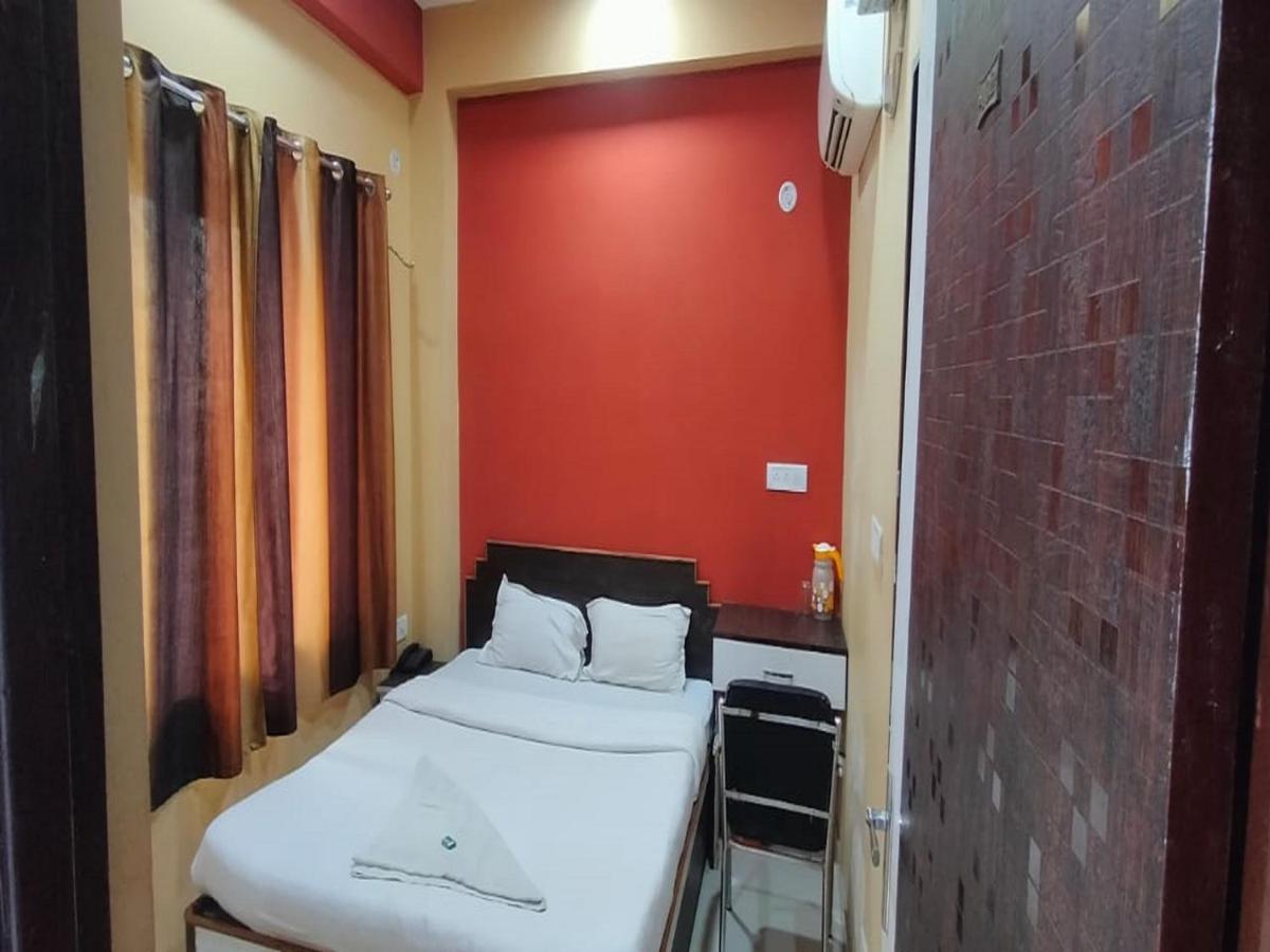 Hotel Kashi Varanasi Exteriör bild