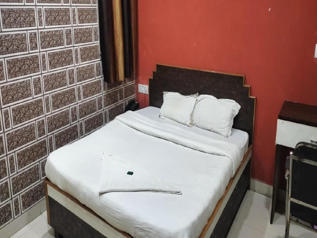 Hotel Kashi Varanasi Exteriör bild