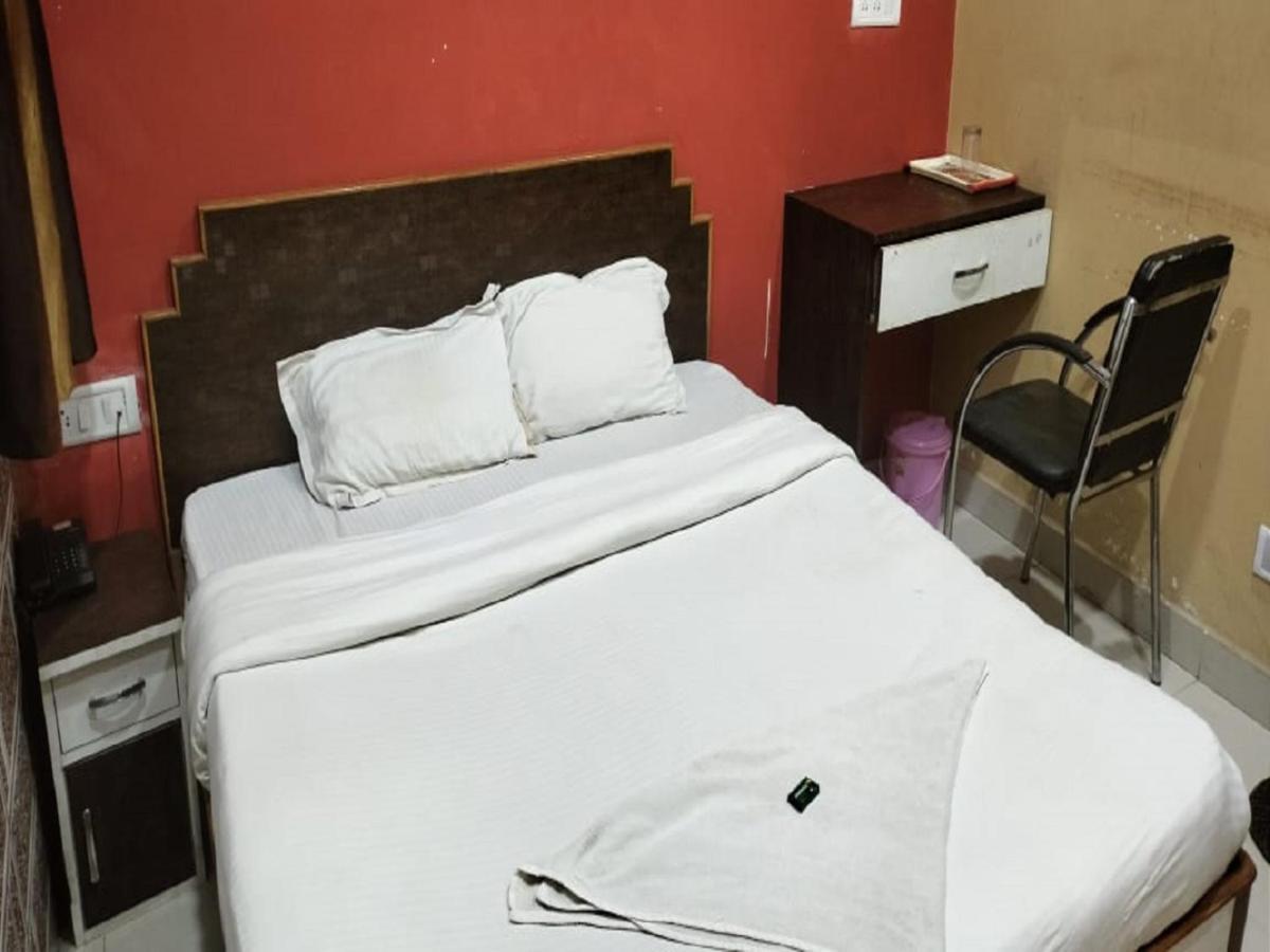 Hotel Kashi Varanasi Exteriör bild